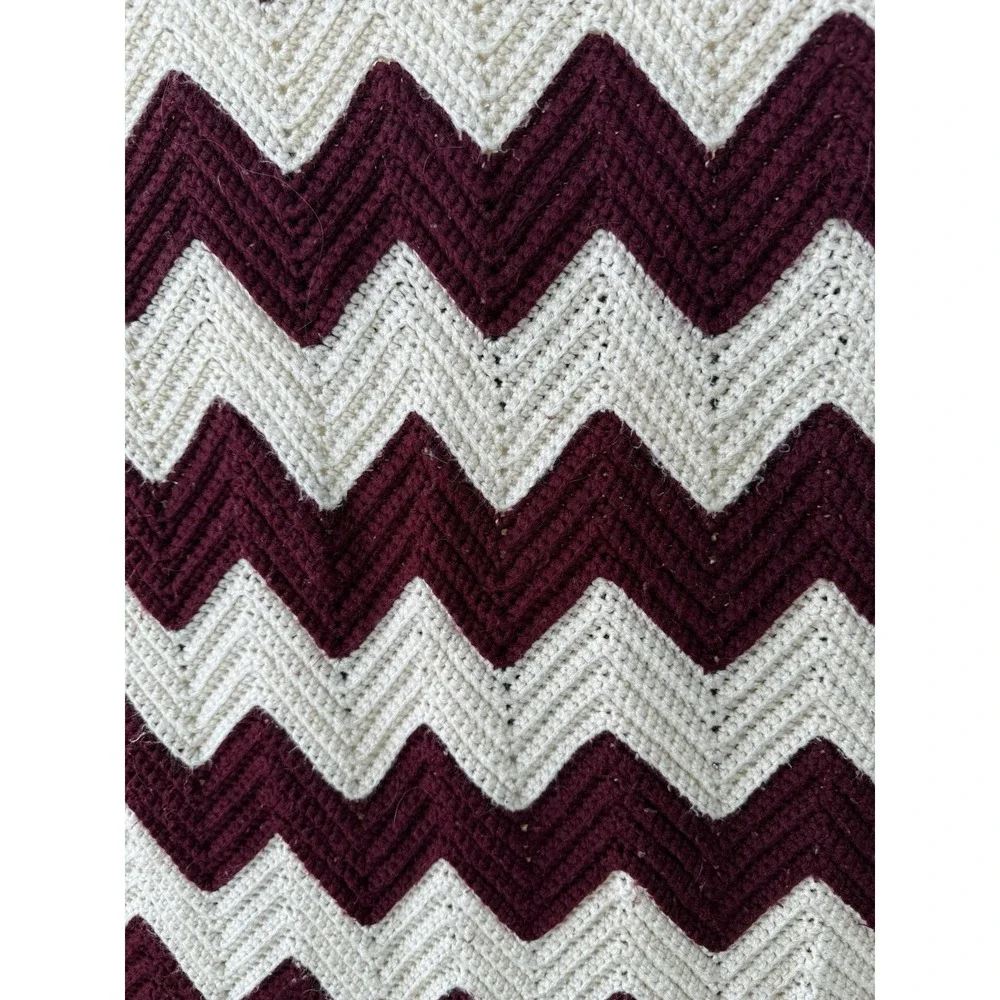 Vintage Chevron Crochet Ripple Afghan Blanket Throw Burgundy & White 60x76